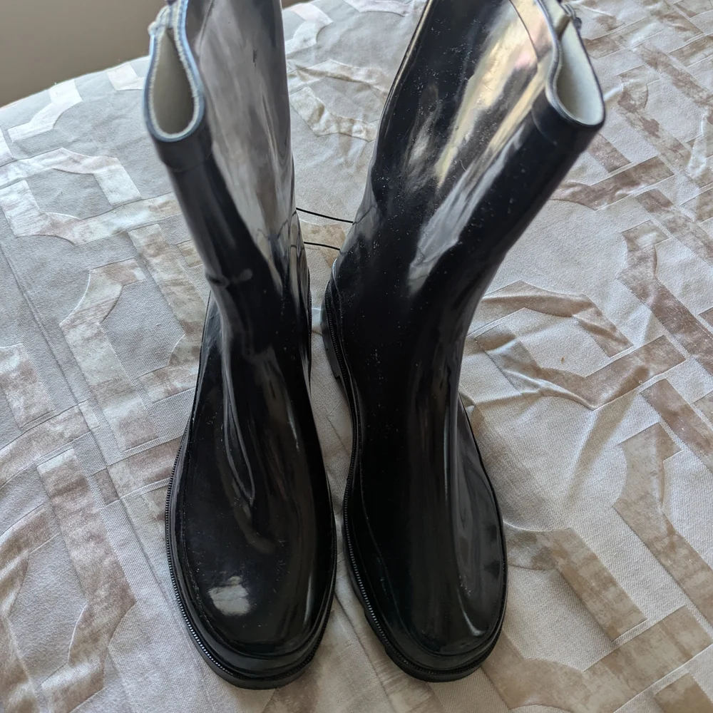 Women's Black Rain Boots - Picture 4 of 7